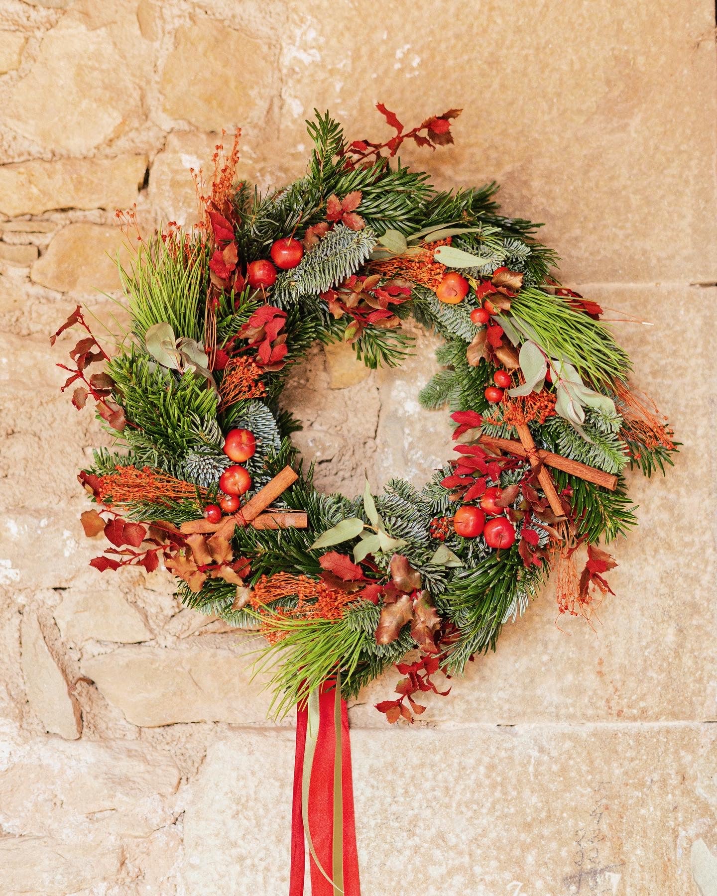 5 DE DICIEMBRE: CORONA DE NAVIDAD TRADICIONAL (viernes)