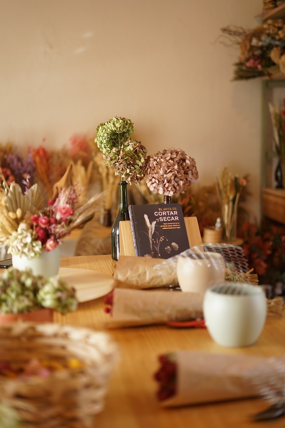 OCTOBER 11: FLORAL COMPOSITION IN PUMPKIN