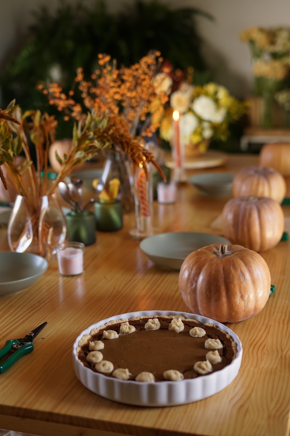 24 DE OCTUBRE: COMPOSICIÓN FLORAL EN CALABAZA