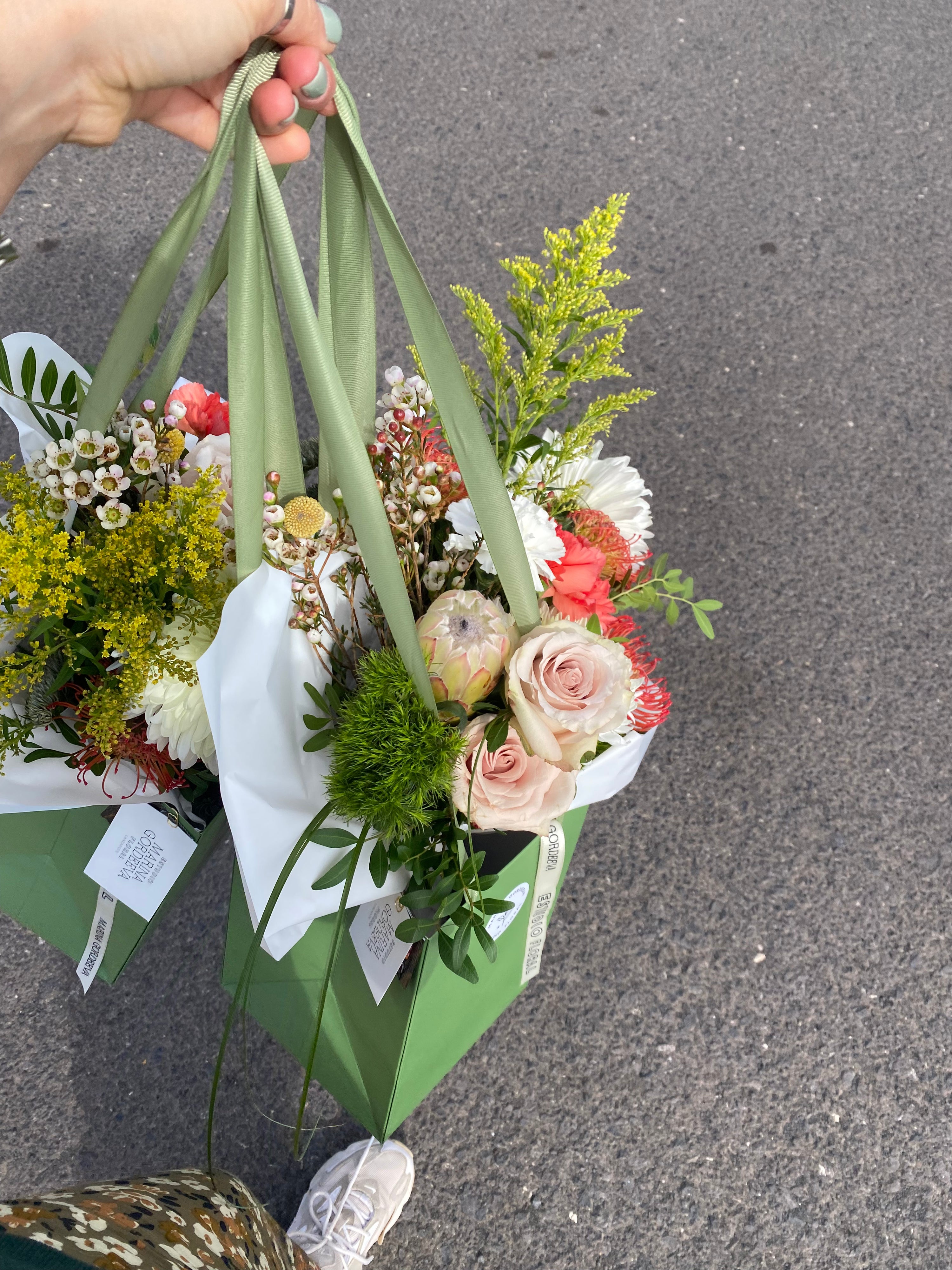 RAMO SILVESTRE CON FLORES PRESERVADAS Y SECAS