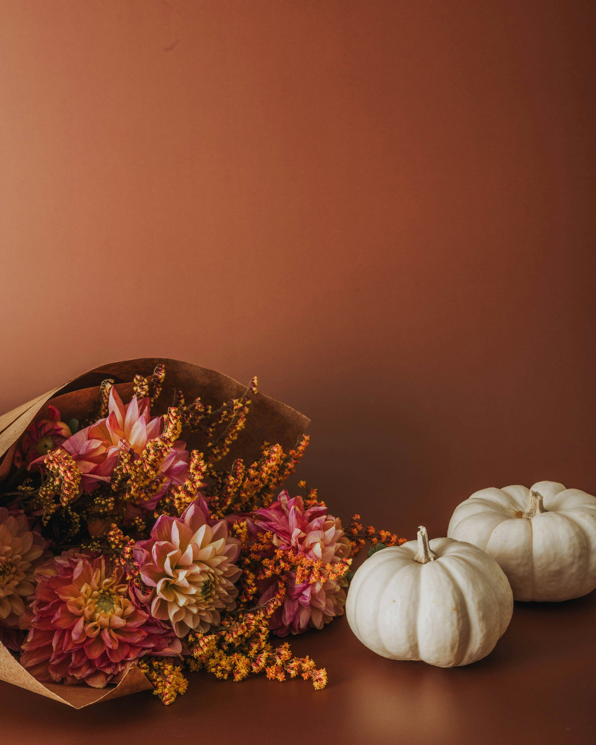 24 DE OCTUBRE: COMPOSICIÓN FLORAL EN CALABAZA